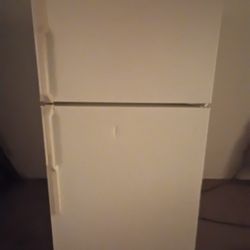 GE HOTPOINT REFRIGERATOR