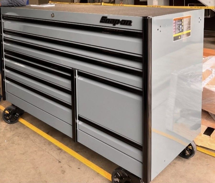 SNAP ON 68" Epiq Storm Grey With Black Trims