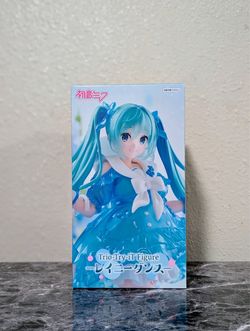 Hatsune Miku Trio-Try-iT Rainy Dance Figure