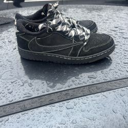 Travis Scott  Size 5.5 