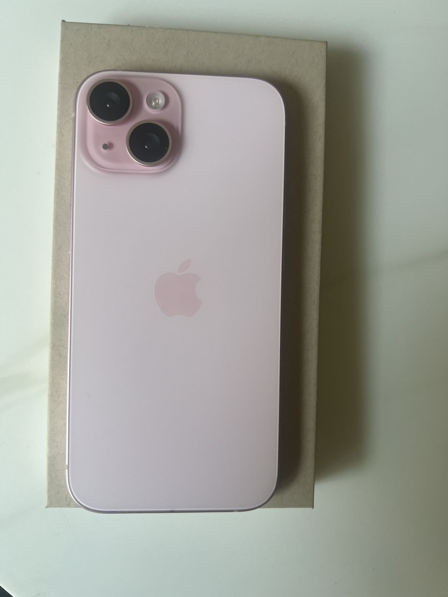 Iphone 15 Pink