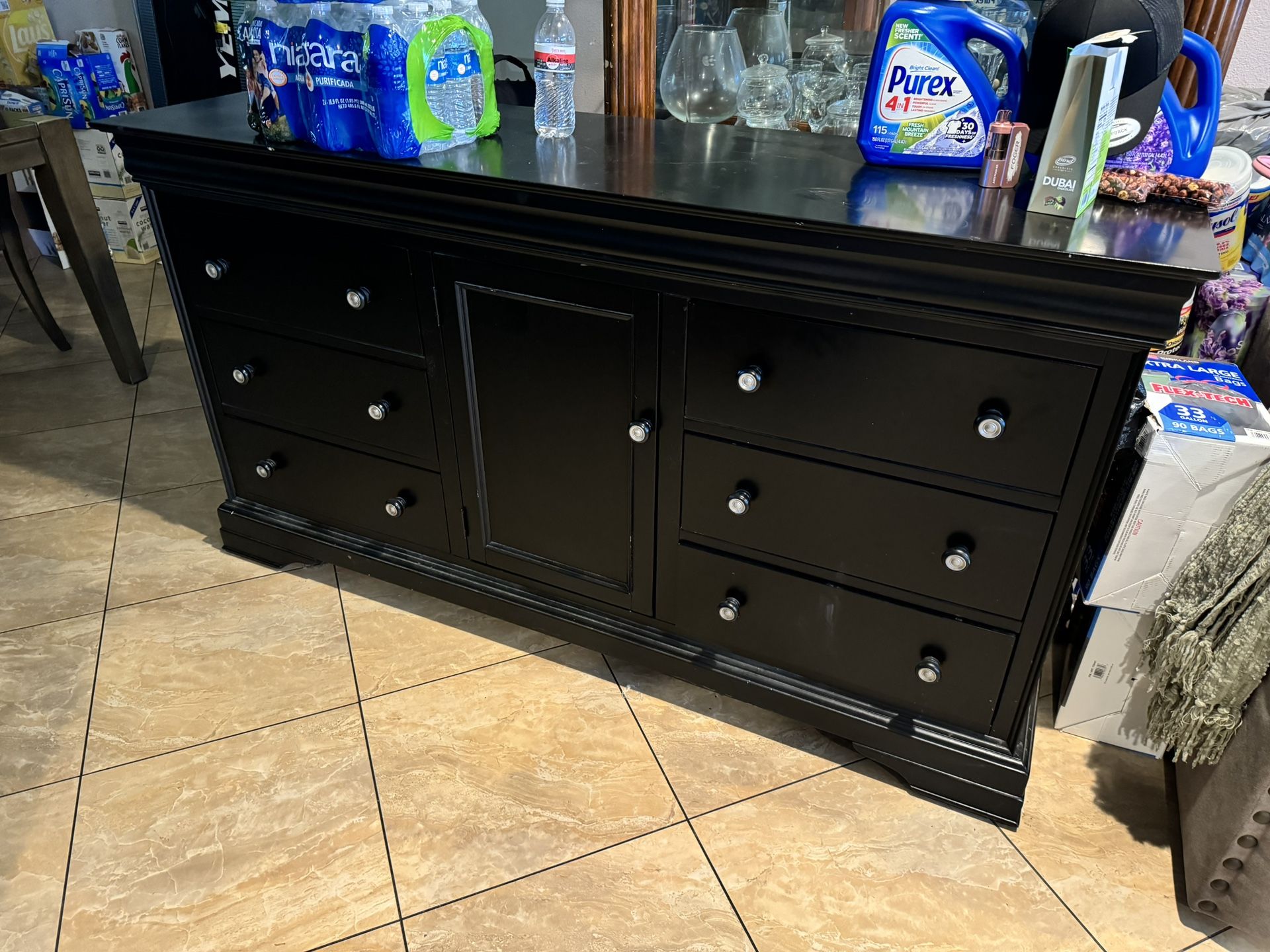 Dresser