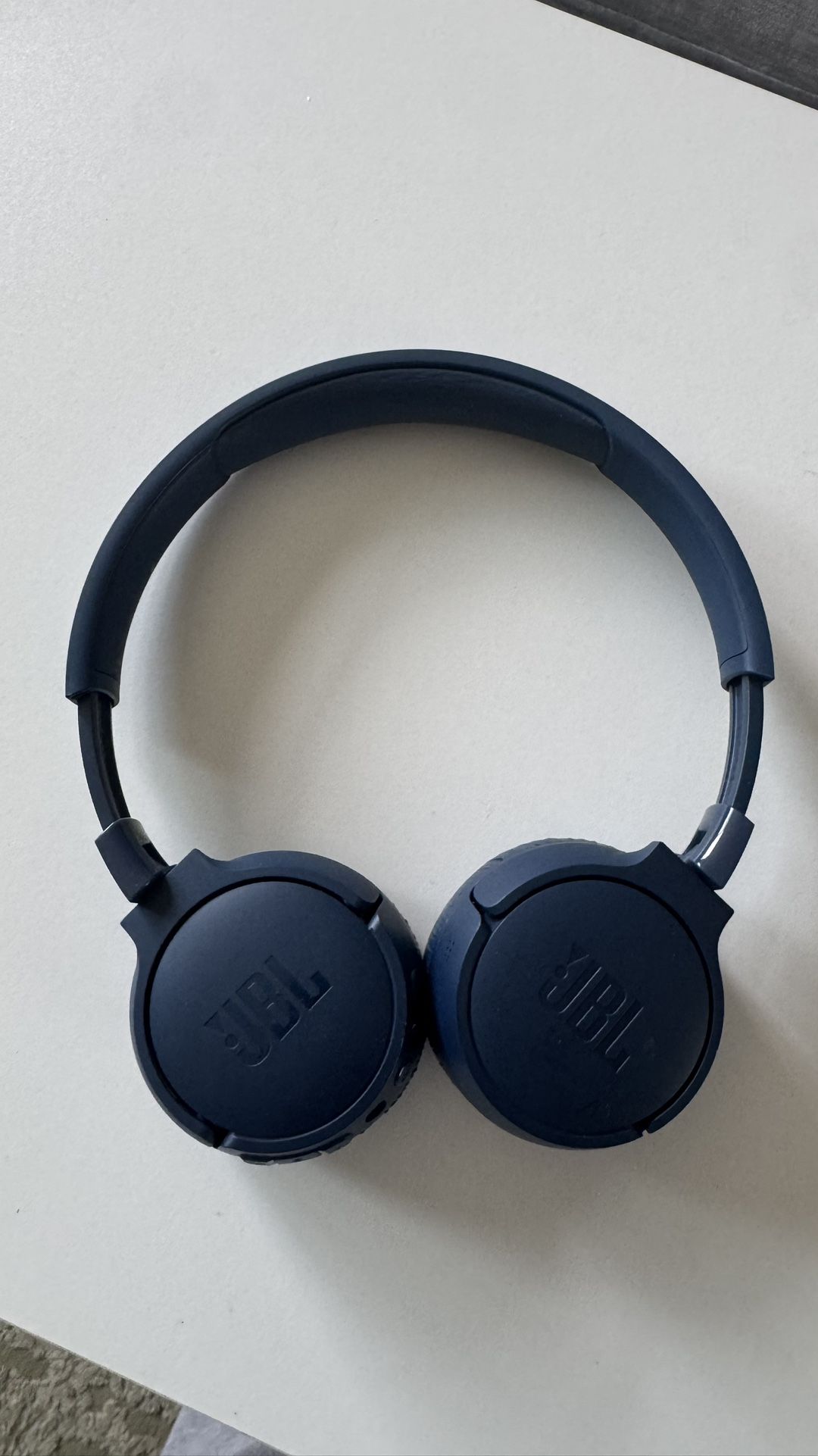 JBL Tune 670NC Bluetooth Wireless On-Ear Headphones - Black: USB-C, 70 Hr Battery, Built-In Mic