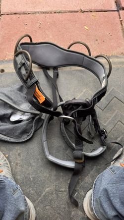 Black Diamond Men’s large  Climbing Harness