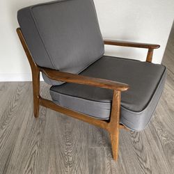 Mid-Century Modern Walnuthh Sculpted Lounge Chair by Viko Baumritter?