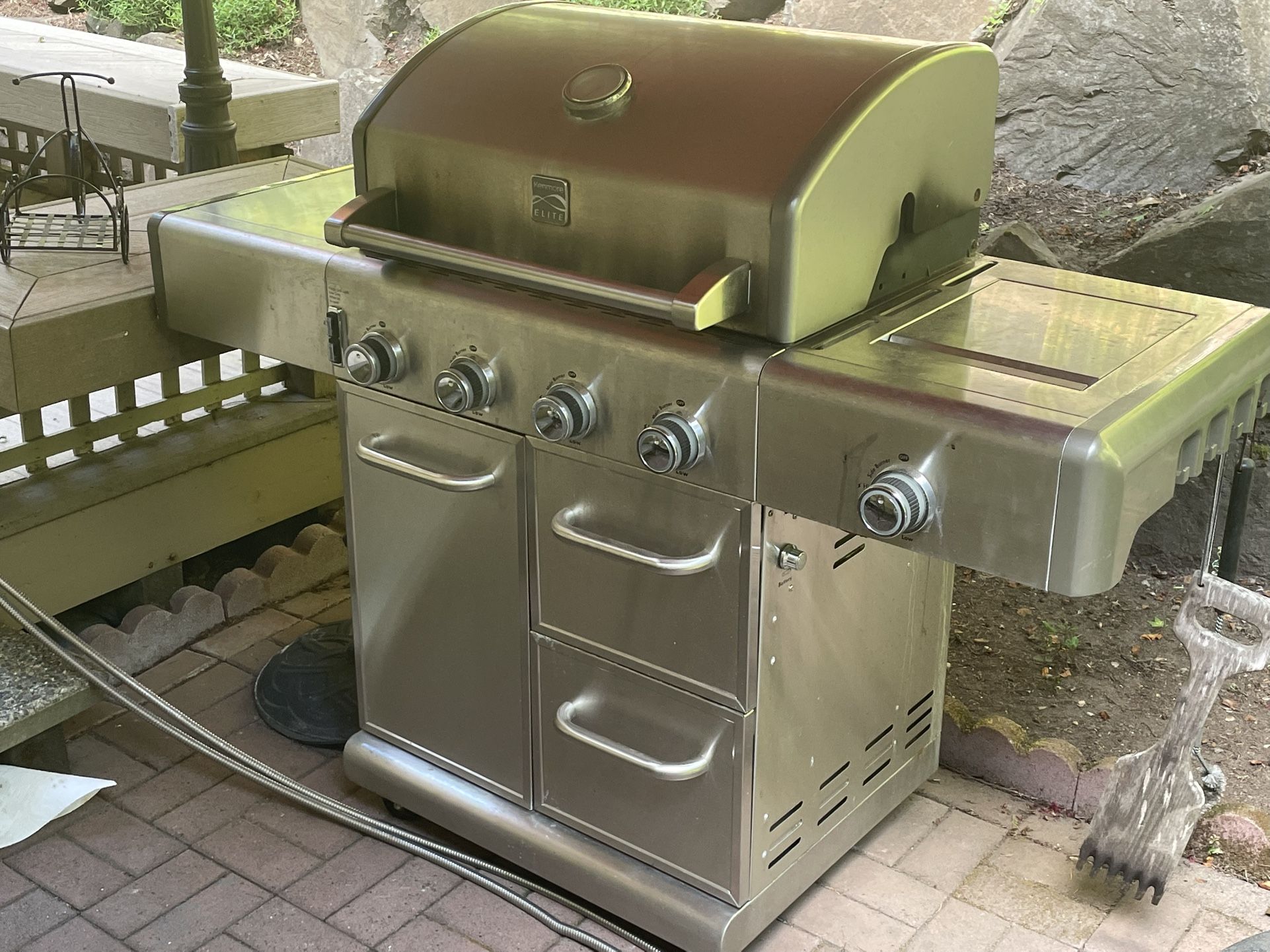 Kenmore 4 Burner Natural Gas BBQ