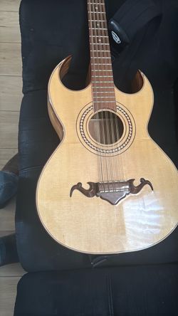 Acoustic Bajo Quinto