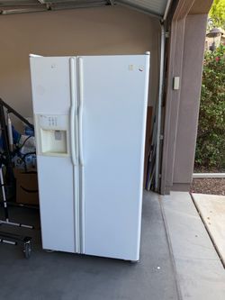GE Side-by-Side Refrigerator with Ice Dispenser
