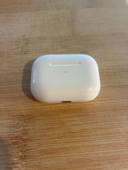Apple AirPods Charging Case