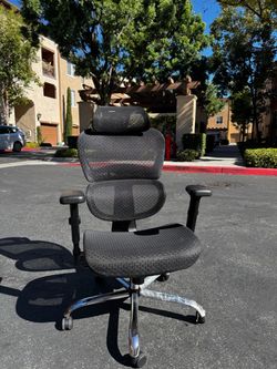 Ergonomic Mesh Office Chair with Headrest