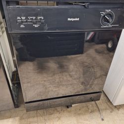 Black Hot Point Dishwasher