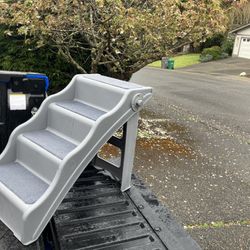 Pet Dog Stairs Steps Step Lightweight Folding Hard Plastic Stairs 20” High House Home Couch Bed like New