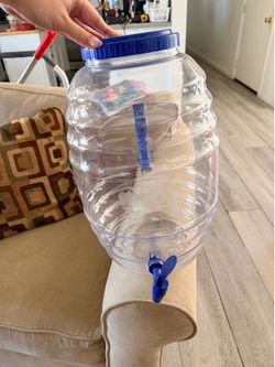 2 water jugs 5 gallon