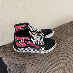 Size.9.0 Vans, Off-The-Wall Shoes In Good Condition