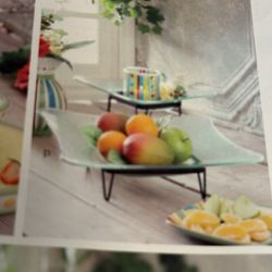 Home Interiors Dos Platos El Grande Y Chico Con Metal