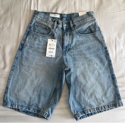 ZARA Baggy Jean Shorts Mid Waist, Straight Leg, Hits Above The Knee