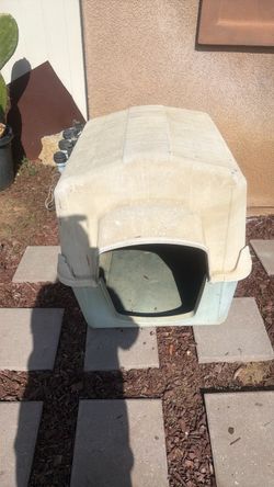 Pet mate plastic dog house