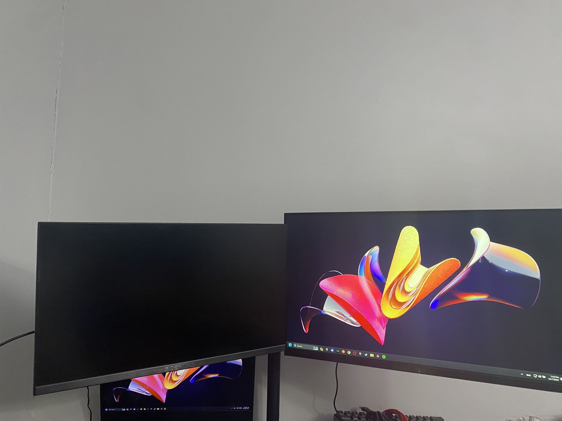 Dual Monitor With Dual Monitor Stand