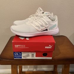 Women’s Star Vital Sneaker 