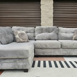 Like New Gray / Grey Sectional Sofa / Couch - Delivery +$35