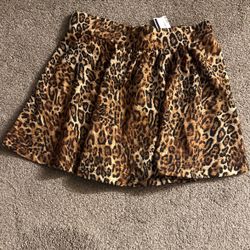 Women Cheetah Skirt Size Medium 
