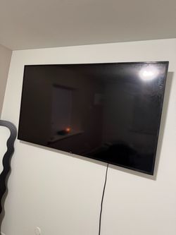 TVs 60in & 65in