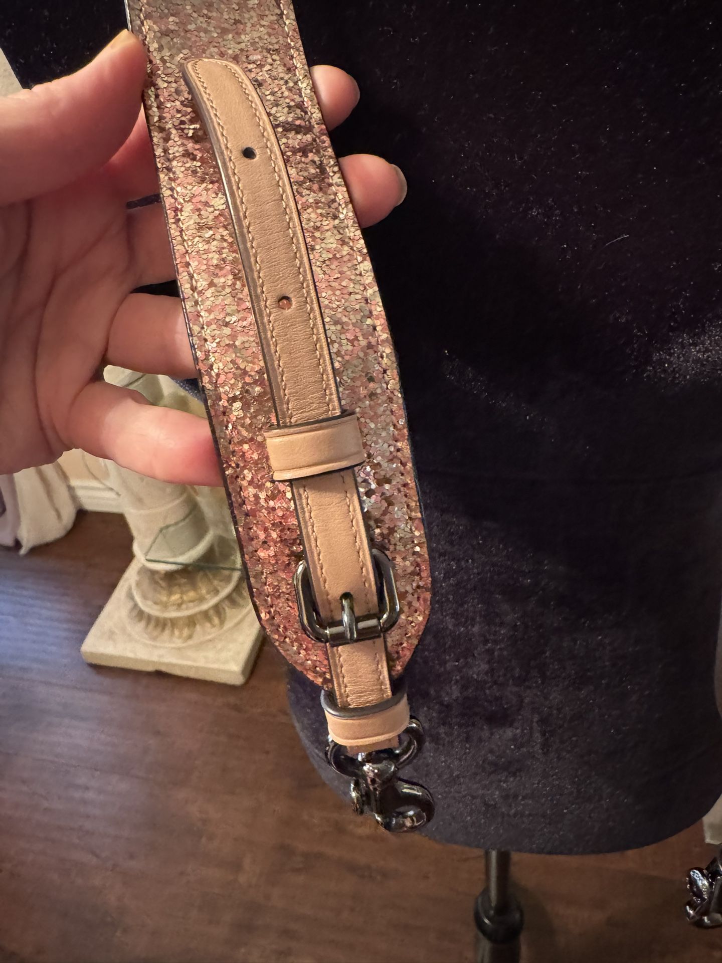 COACH LOGO LEATHER CROSSBODY PURSE STRAP/BELT PINK ROSE GOLD  display picture 1
