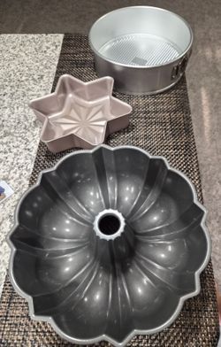 Baking Pans (Bundt, Star & Springform)
​