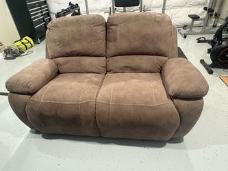 Beautiful Jerome’s love seat