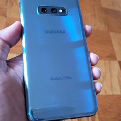 Samsung Galaxy S10e  , 128GB  , Factory Unlocked,  Excellent Condition Like New 
