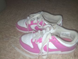 Young girls nike $$30