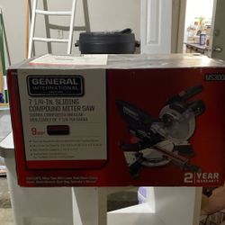 Sliding Compound Miter Saw