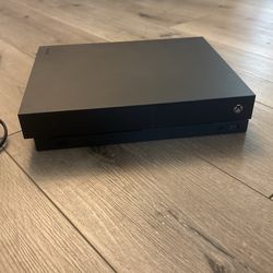 Xbox One ( Comes With Digital Games Up To Date)