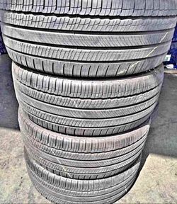 235/45/18 Michelin Selling a set of 4 tires in excellent condition 🫡