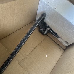 Iron paper towel dispenser, heavy duty two screws