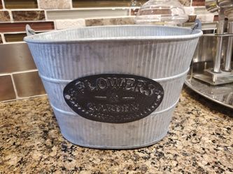 Decor Tin Basket