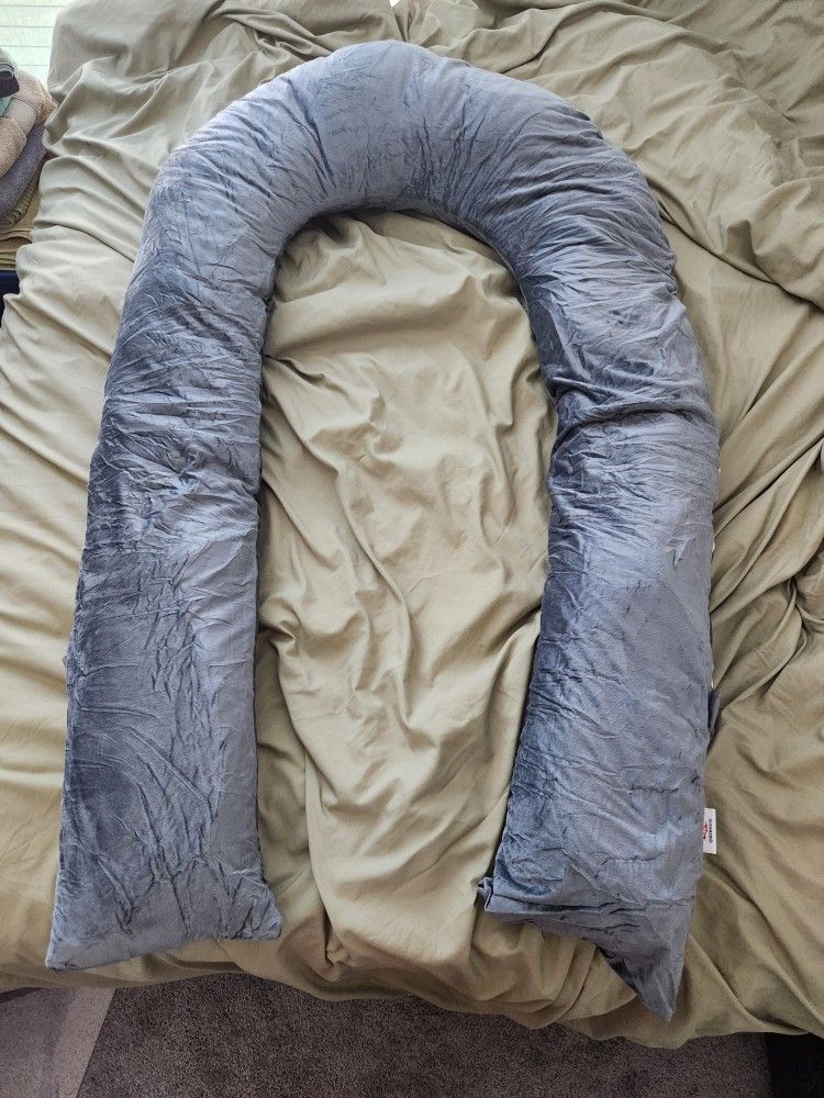 QUEEN ROSE Pregnancy Pillow for Sale in Leander, TX OfferUp