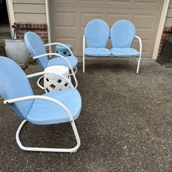 MCM Outdoor Furniture 5 Pieces   PENDING