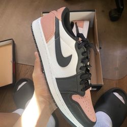 Bleached coral jordan 1 Low