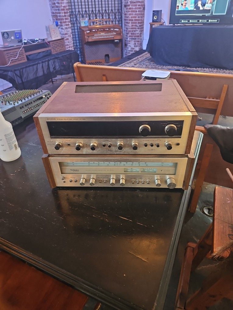 2 vintage stereo recievers