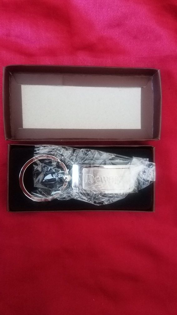 Dewar's Brand Stainless Steal Tag Gift Keychain in Box