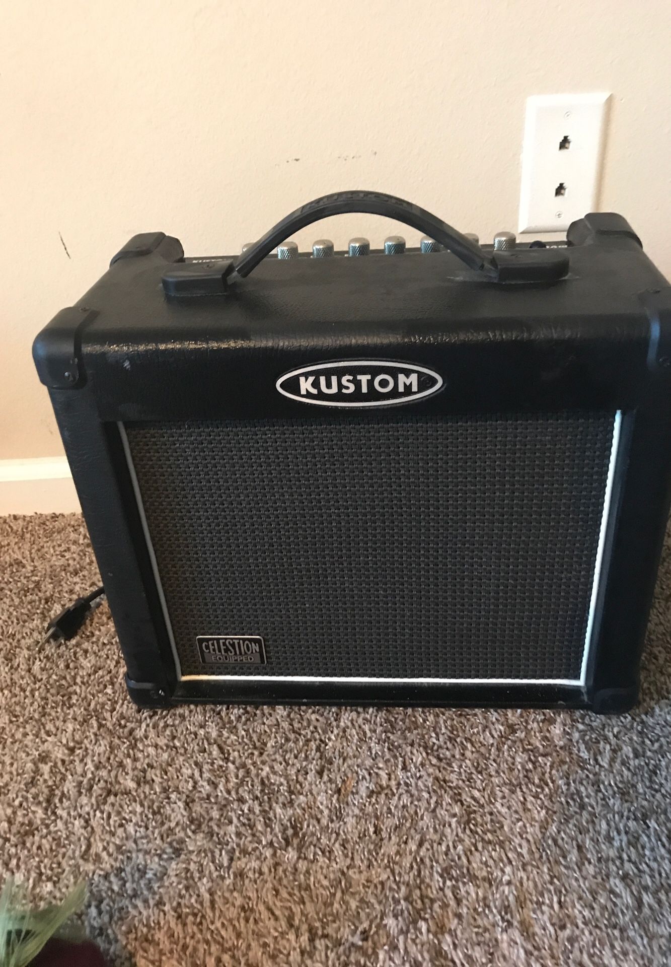 Kustom Arrow 16DFX(J) CELESTION EQUIPPED
