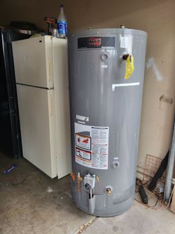 Gas Water Heater 75 gal in good condition and Warranty Works Great 19th Ave And Baseline