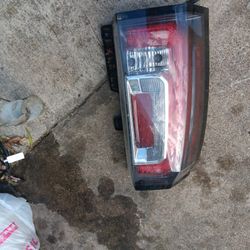 Lus Isquierda  Para Una Yukon 2017 202o 