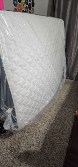 Colchon nuevo queen size  ,
