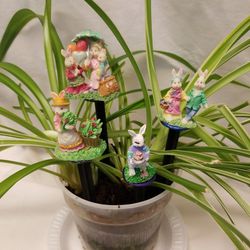 Set Of 4 Plant Figurines / Decor (Bunnies)