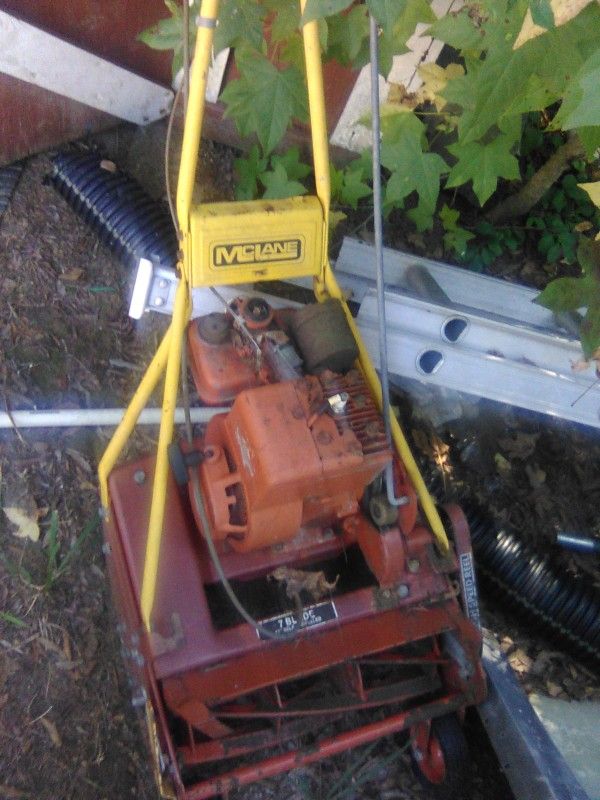 McLane 7 Blade Mower Motor Not Locked Up Been Sitting For 3 Yrs