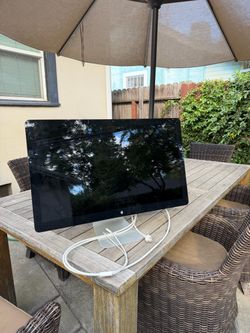 Apple Thunderbolt Display Monitor