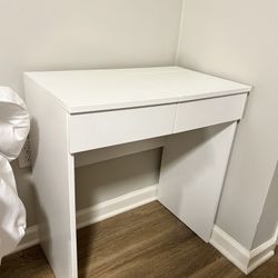 White Desk/Vanity 