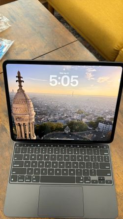 iPad Pro 13” 256gb M5 Smart Keyboard